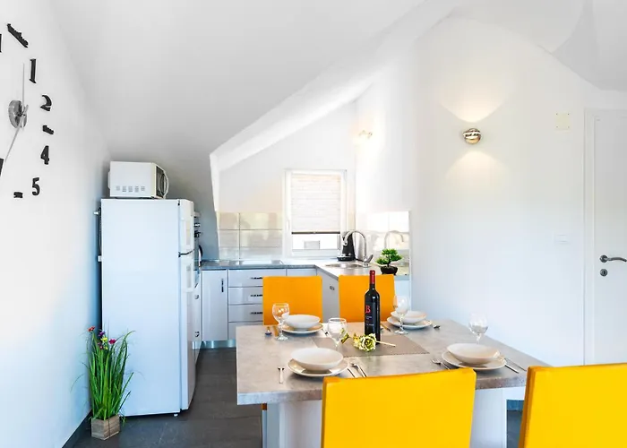 Apartman Amazing In With Wifi Milna